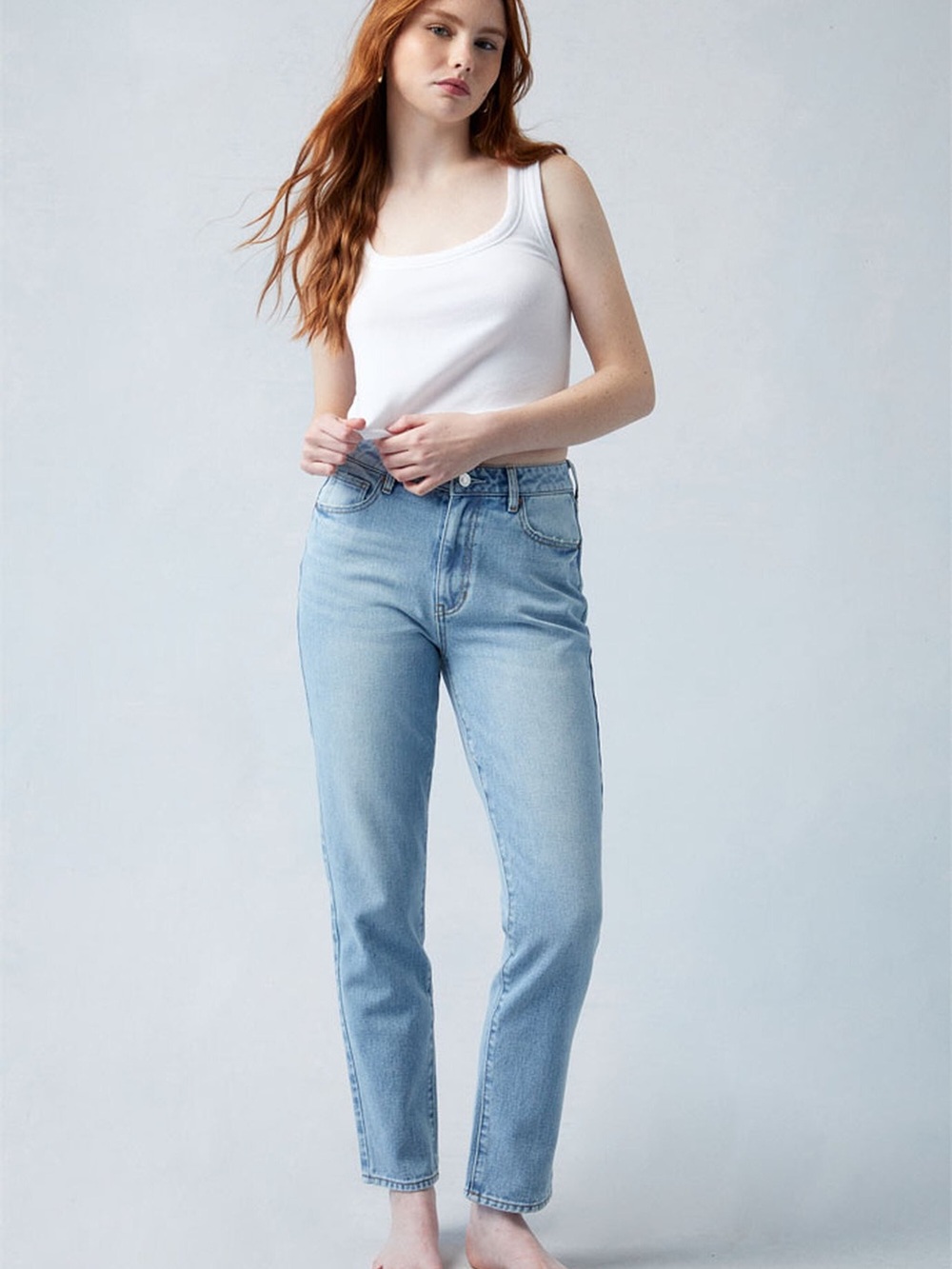 PacSun Light Blue Wash High-Rise Straight Leg Mom Jeans